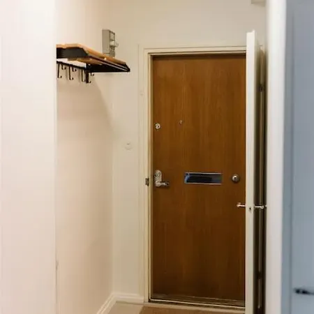 Viihtyisae Yksioe Laehellae Palveluita. Apartment *