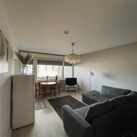 Apartment Viihtyisae Yksioe Laehellae Palveluita.
