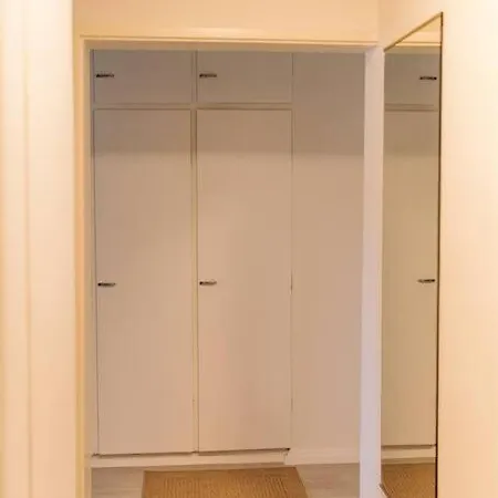 Viihtyisae Yksioe Laehellae Palveluita. *